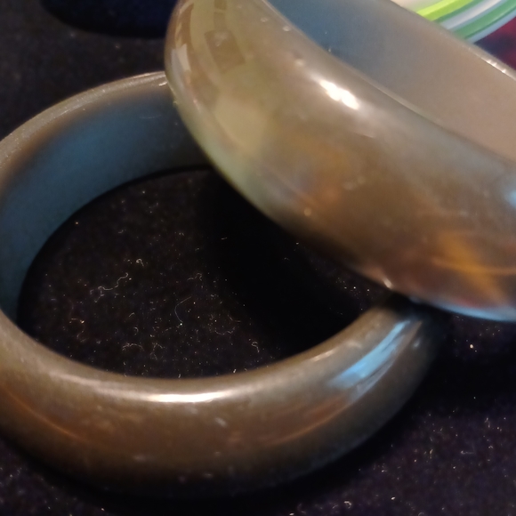 Lot of 8 Vintage to Now Bangle Bracelets - Picture 5 of 5